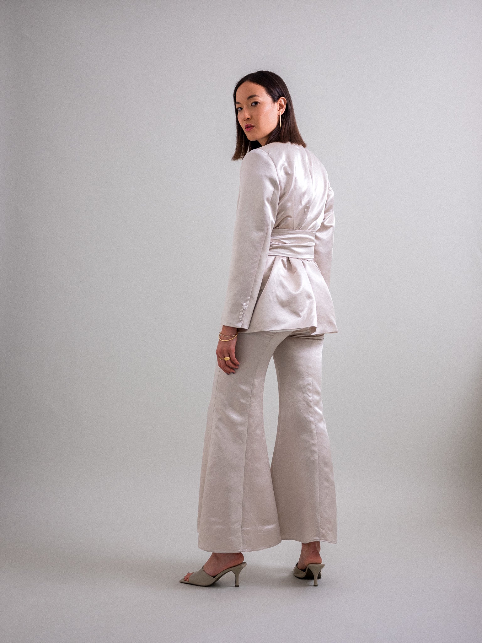 SILBERNE HOSE