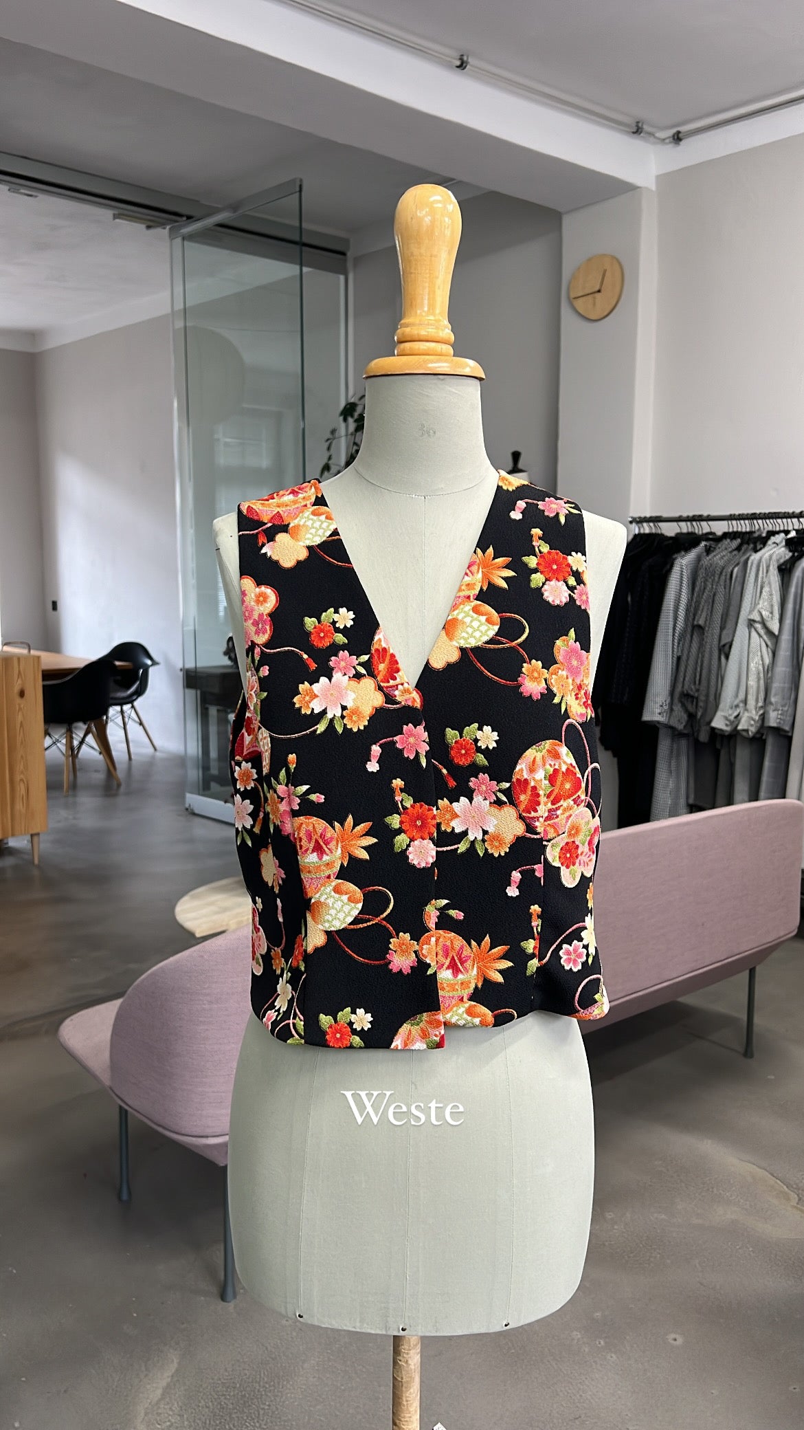 CROPPED VEST