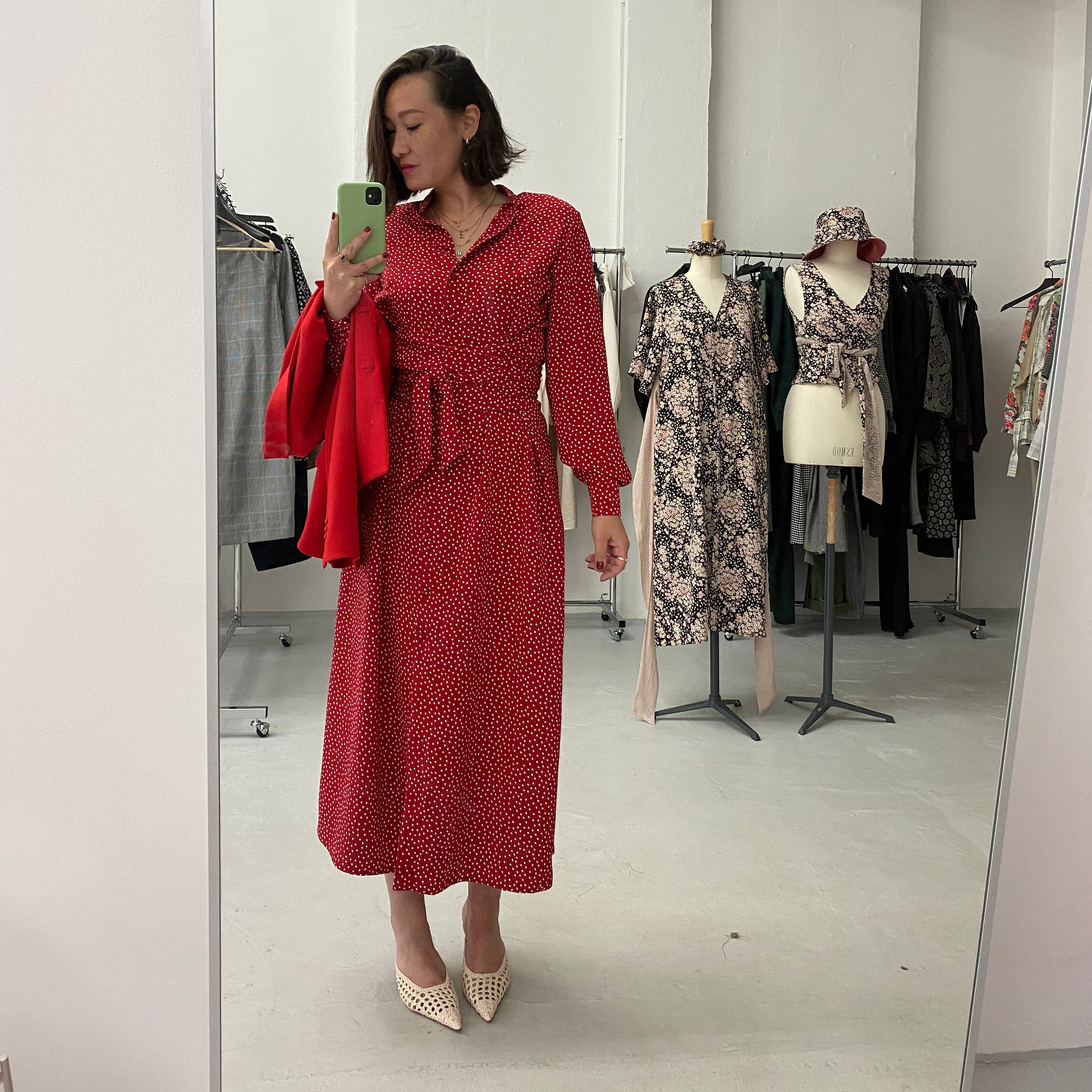 Signature Wickelkleid – handgefertigte Eleganz in Bewegung