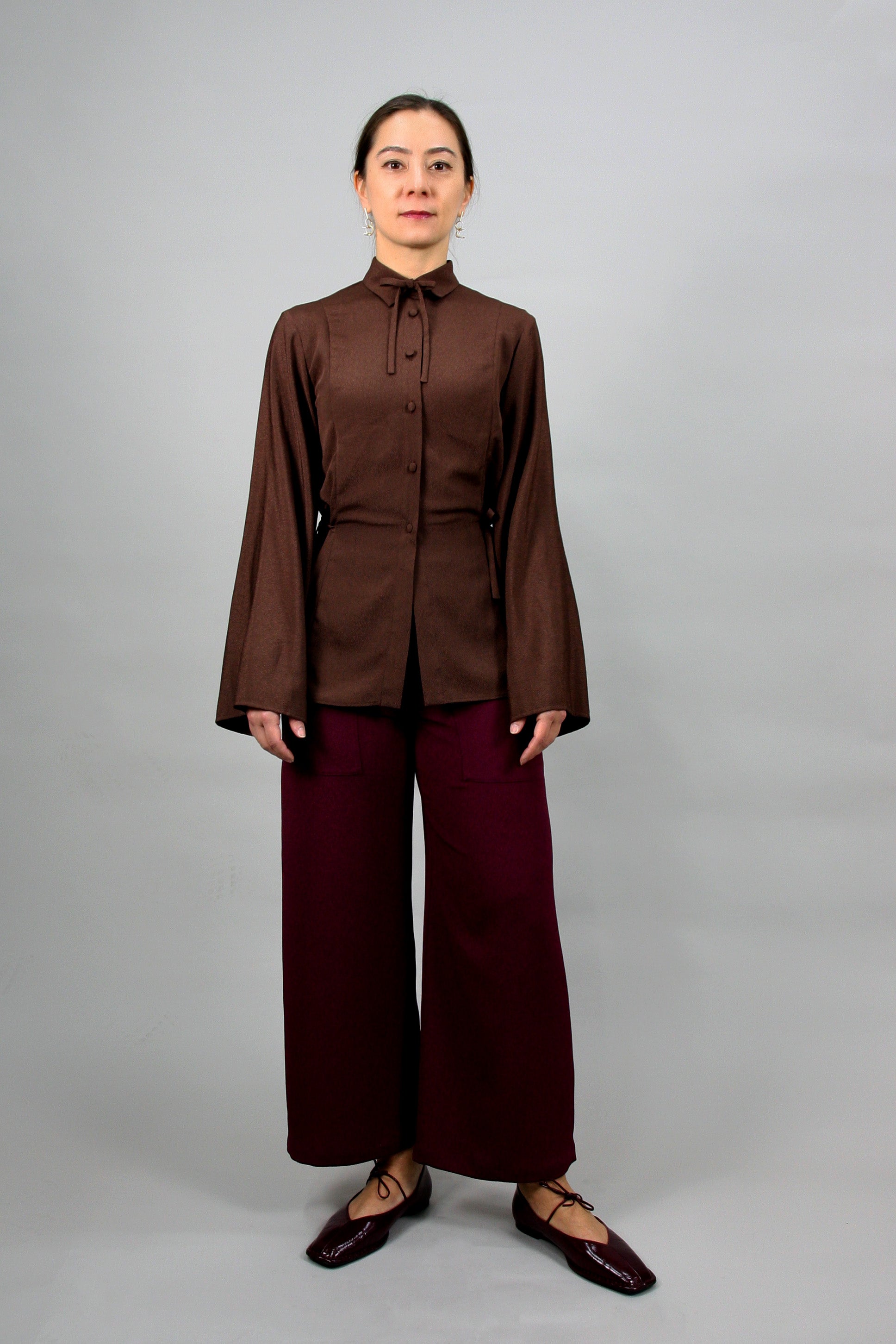 Schleifen Bluse – Verstellbare Wickelbluse aus japanischem Crêpe