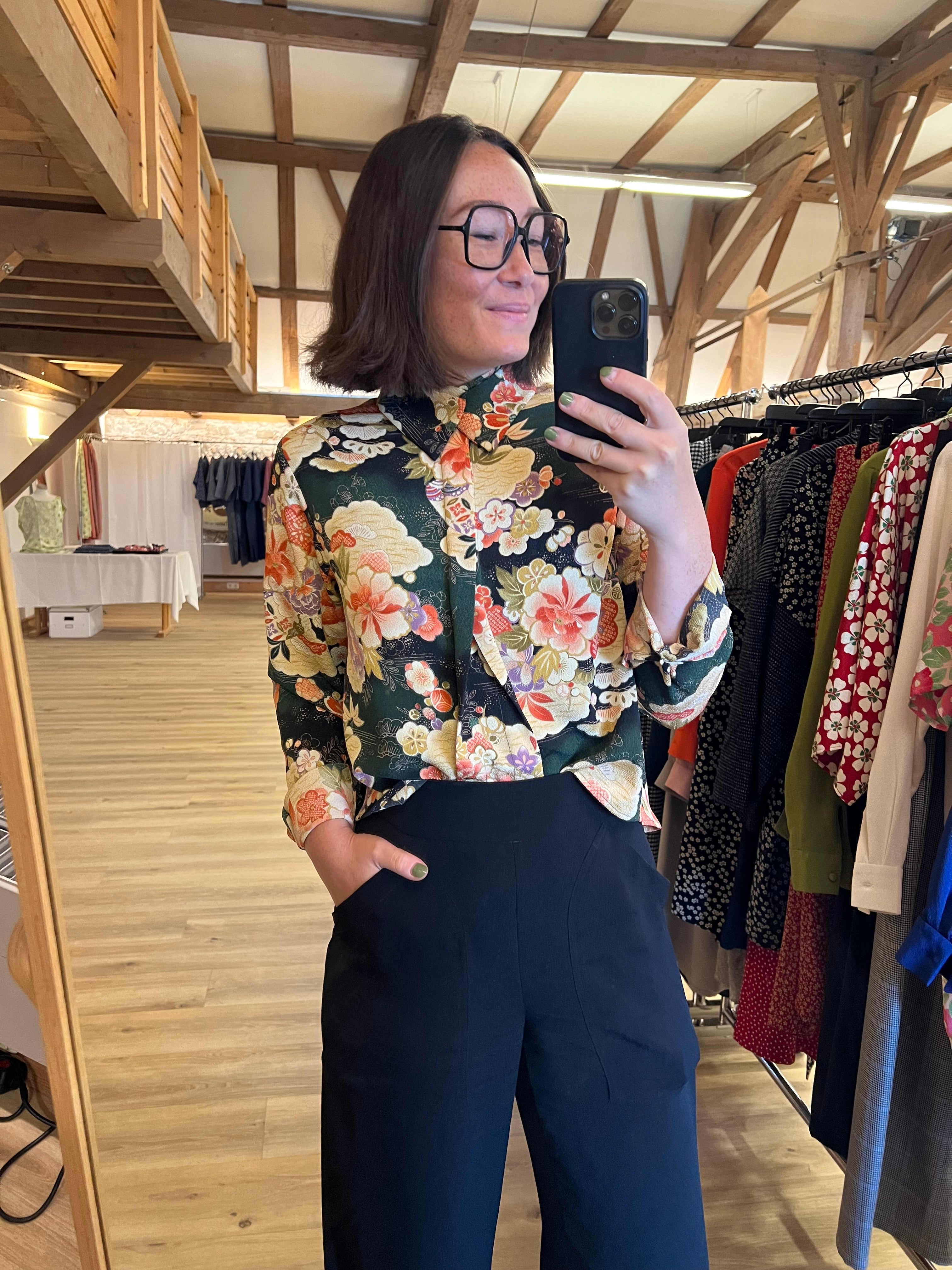 SIGNATURE 2-WAY DOUBLE COLLAR BLOUSE