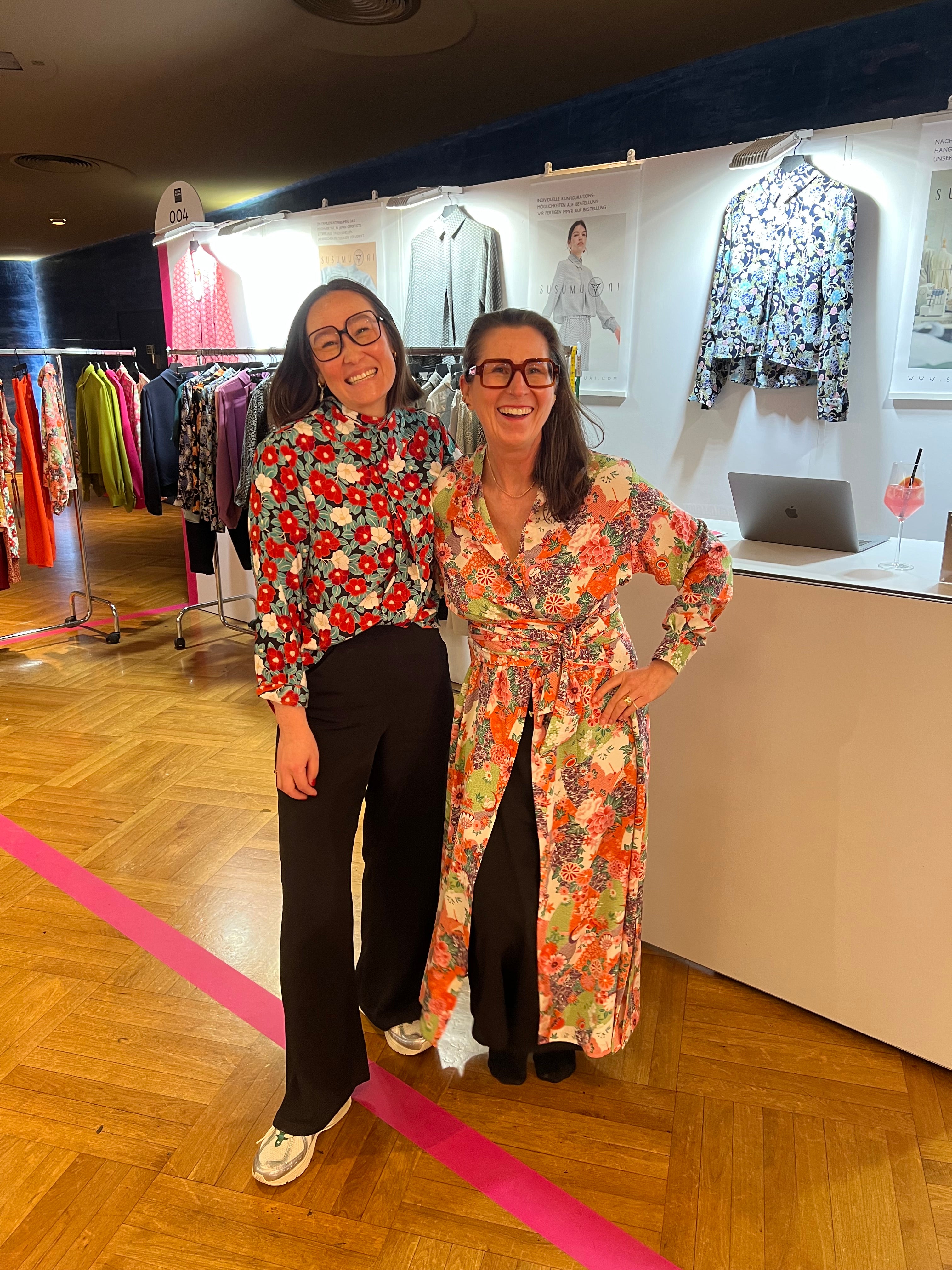 Signature Wickelkleid – handgefertigte Eleganz in Bewegung