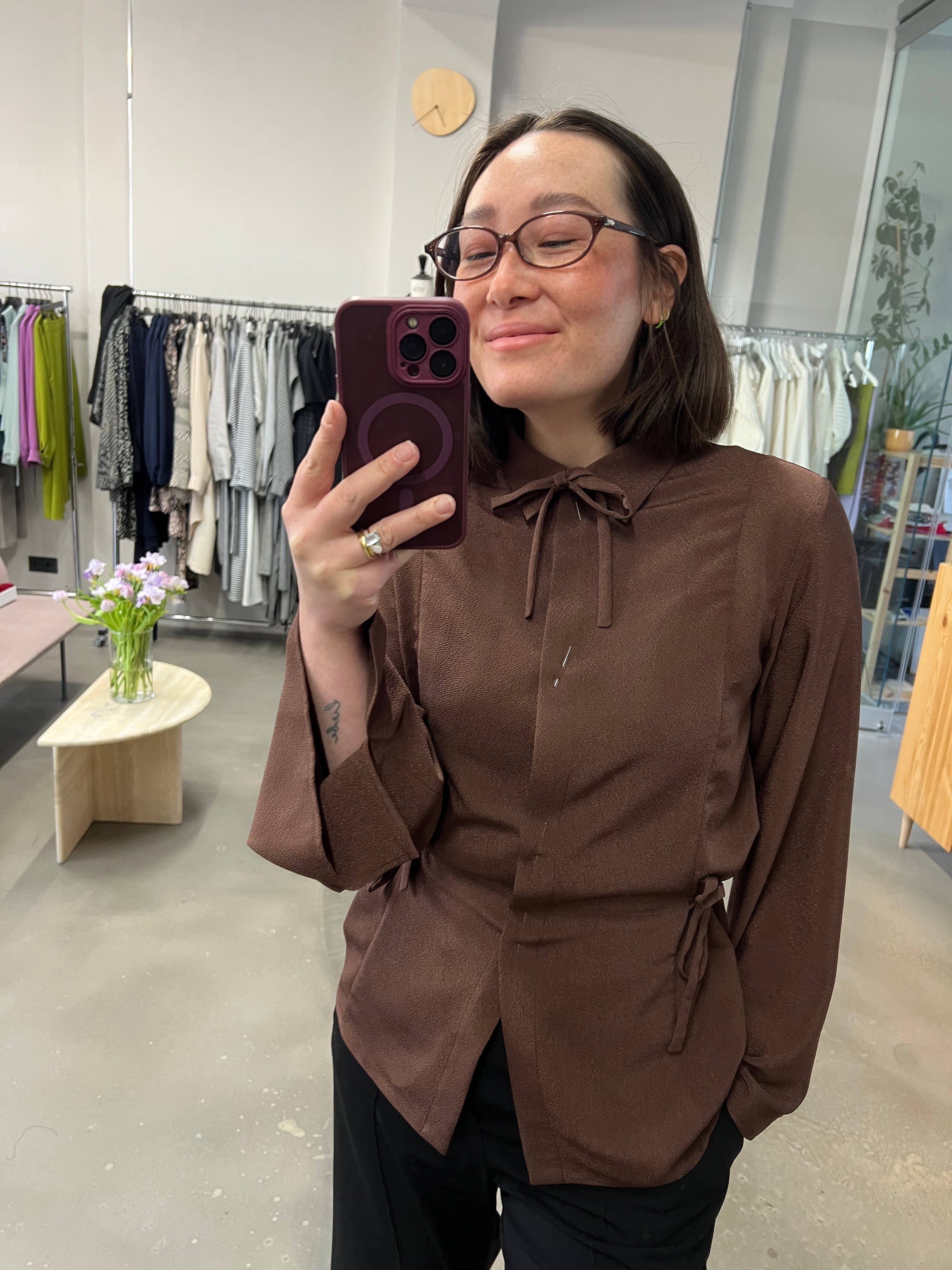 Schleifen Bluse – Verstellbare Wickelbluse aus japanischem Crêpe