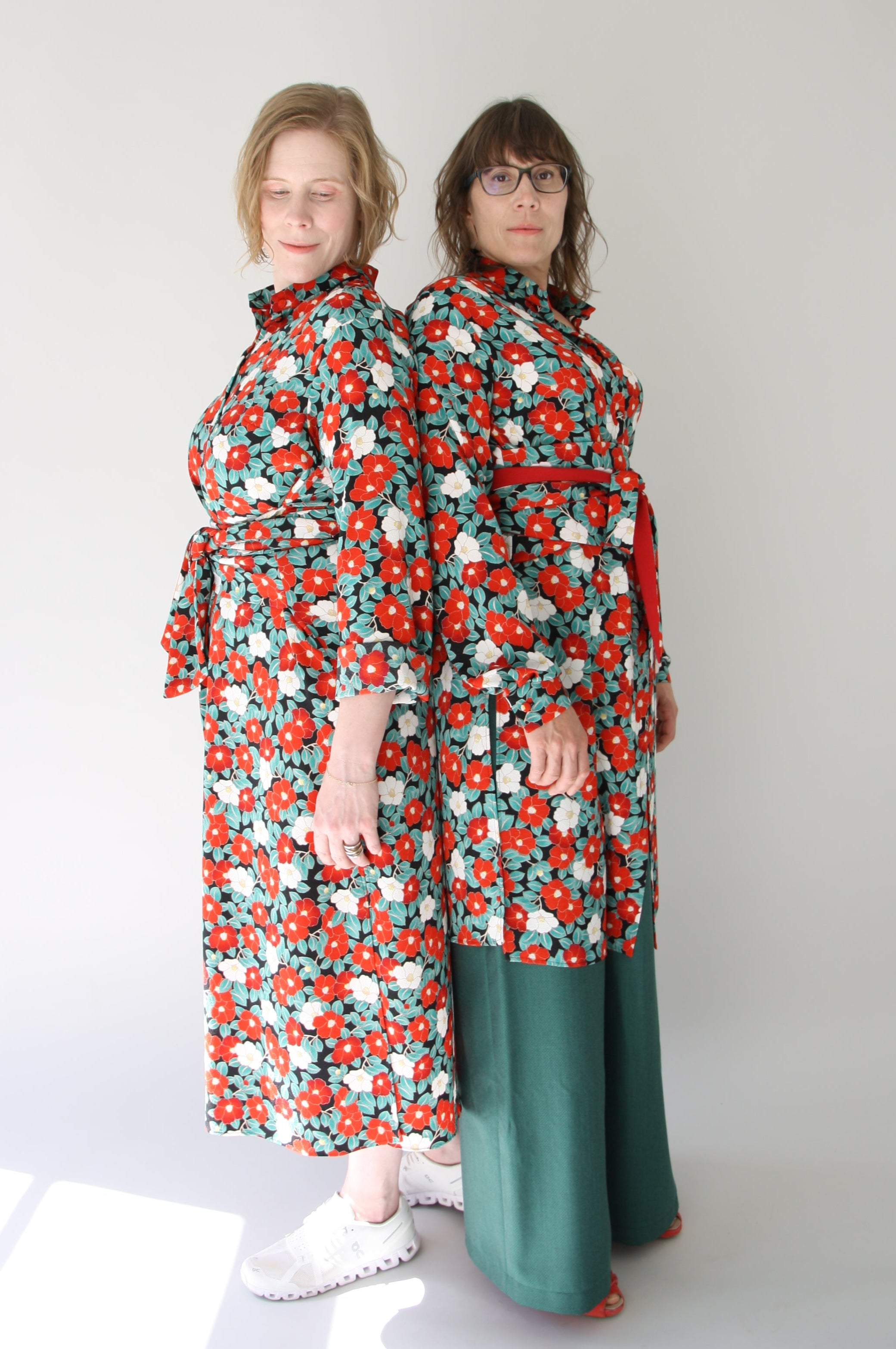 Signature Wickelkleid – handgefertigte Eleganz in Bewegung