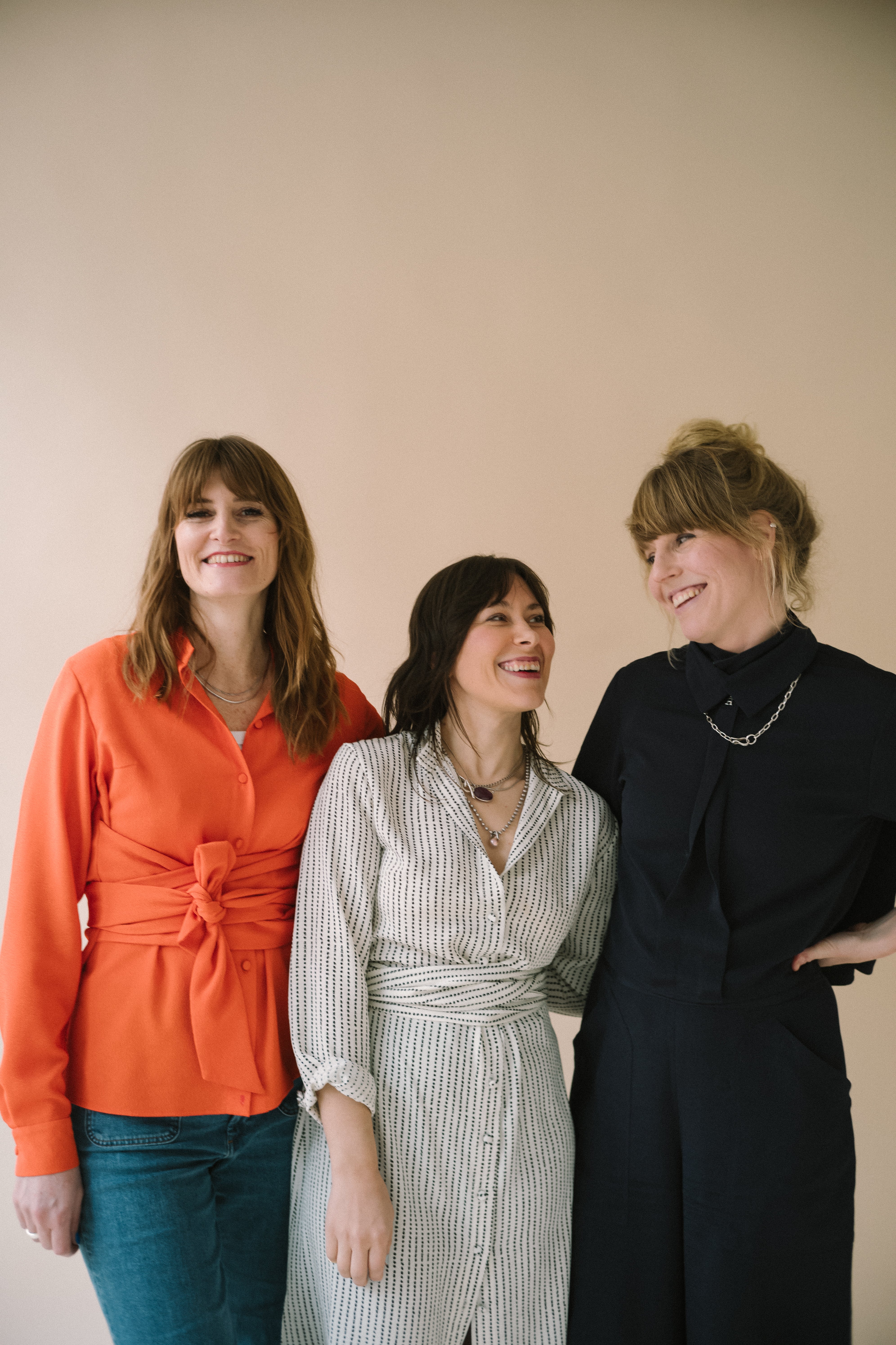 シグネチャーラップドレス