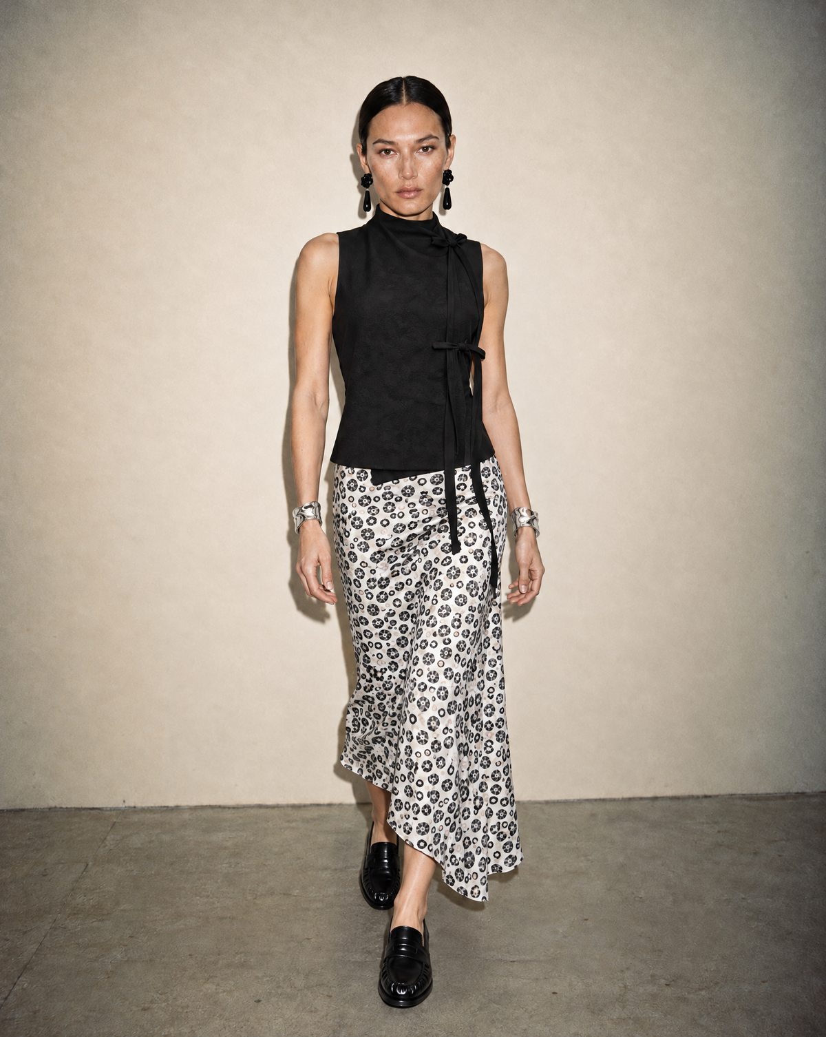 Asymmetric Skirt β Summer Flow with a Twist