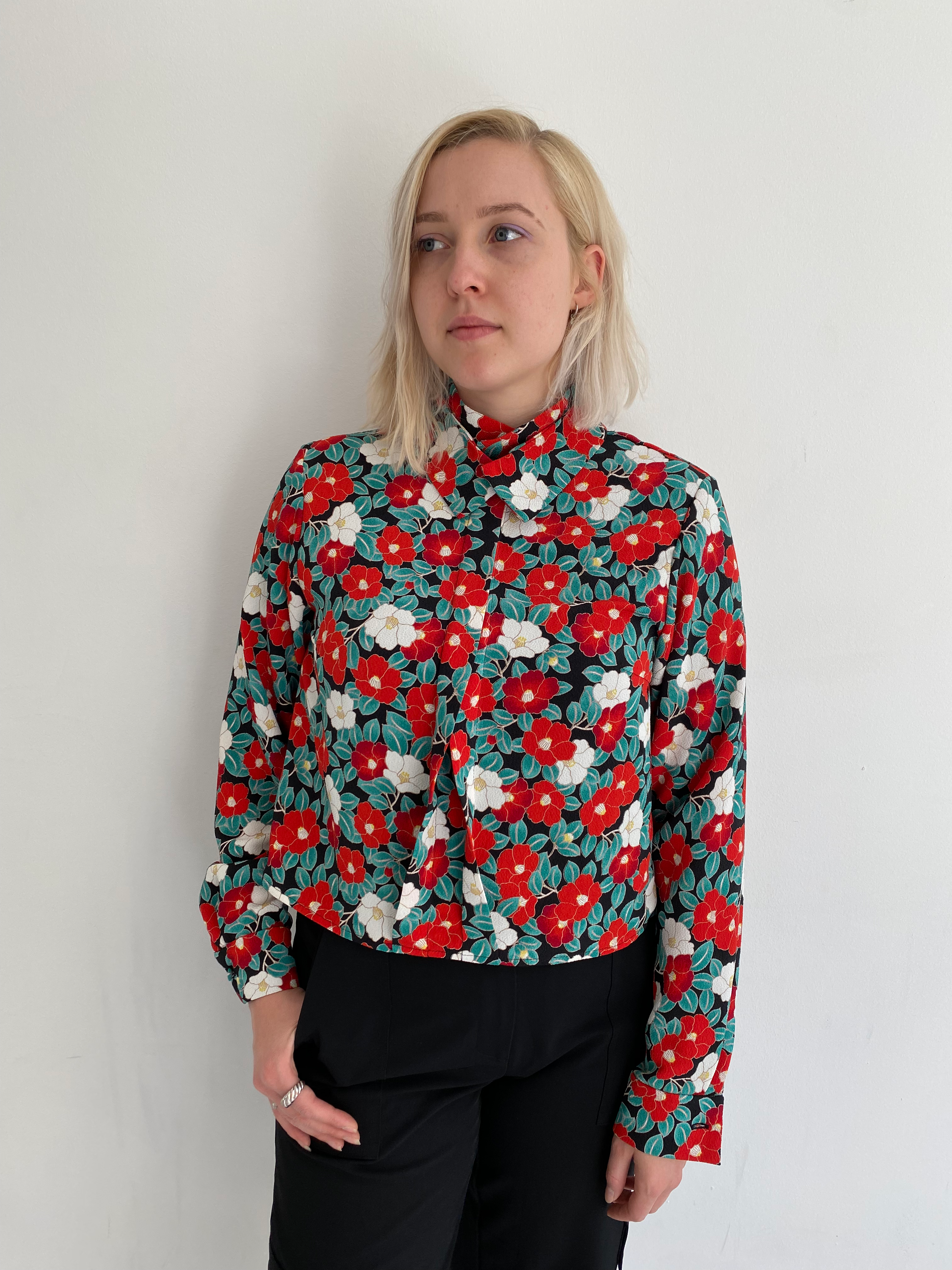 Signature 2-Way Double Collar Blouse – Iconic Versatility