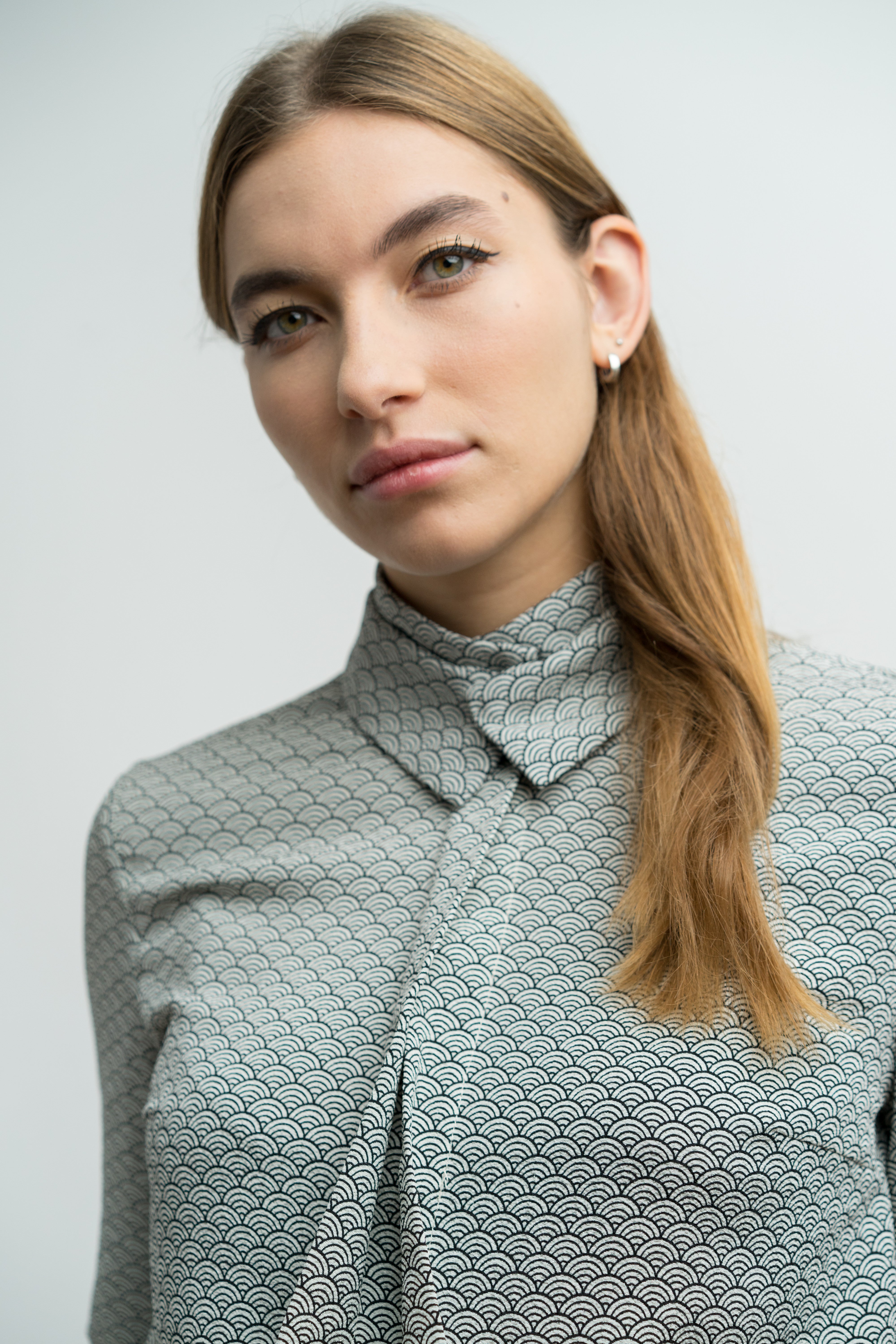 Signature 2-Way Double Collar Blouse – Iconic Versatility