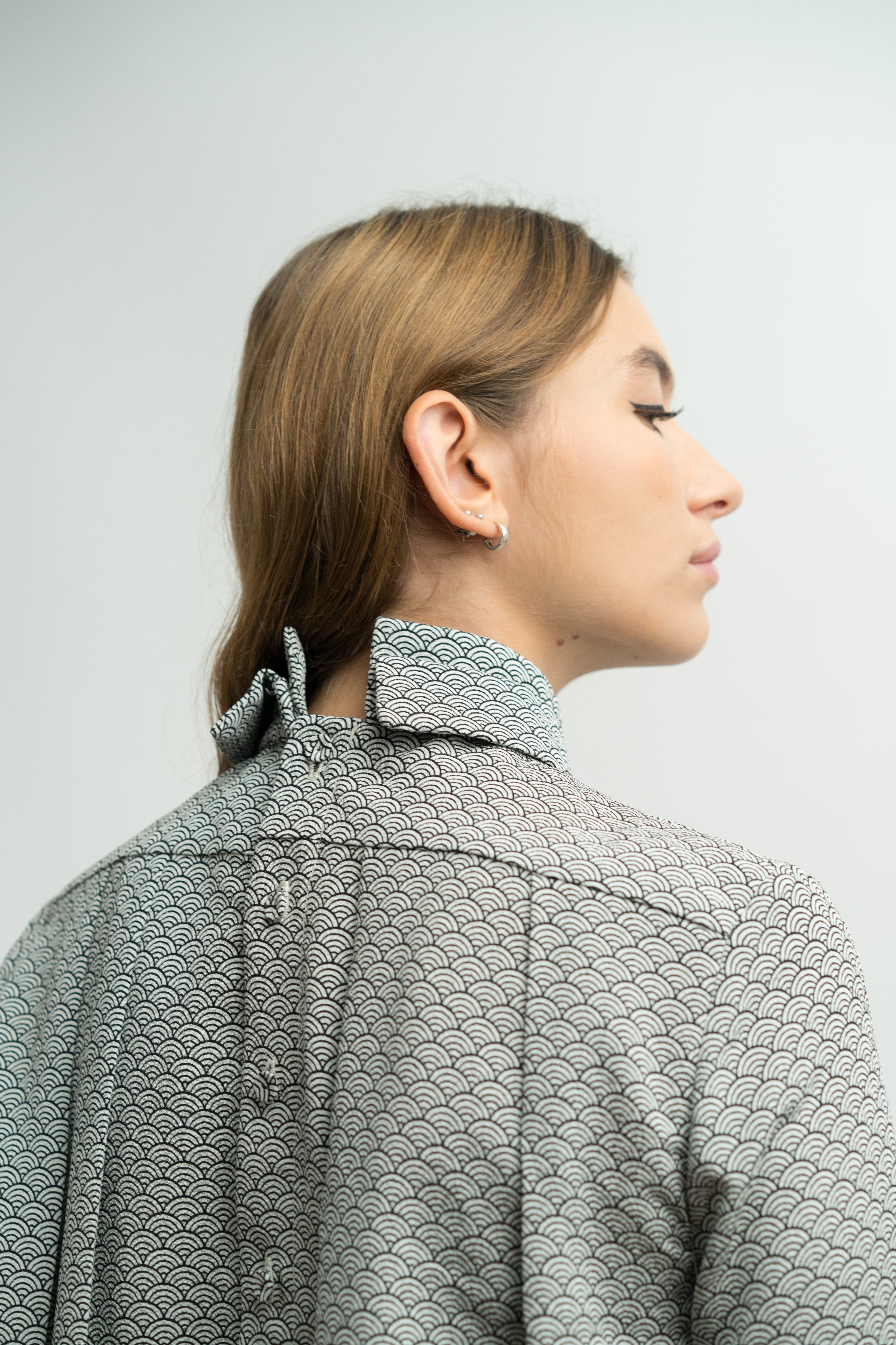 Signature 2-Way Double Collar Blouse – Iconic Versatility