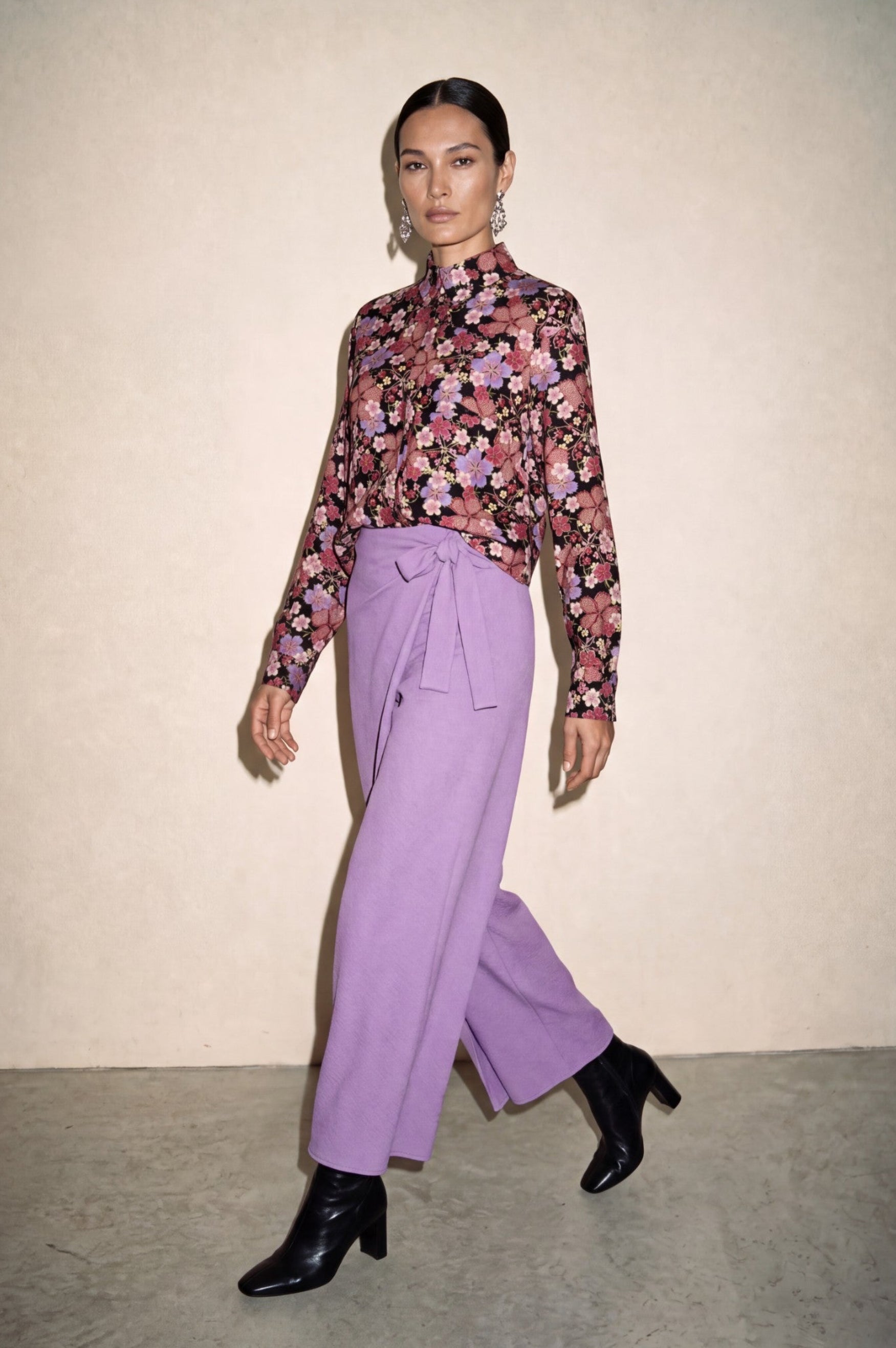 Signature 2-Way Double Collar Blouse – Iconic Versatility