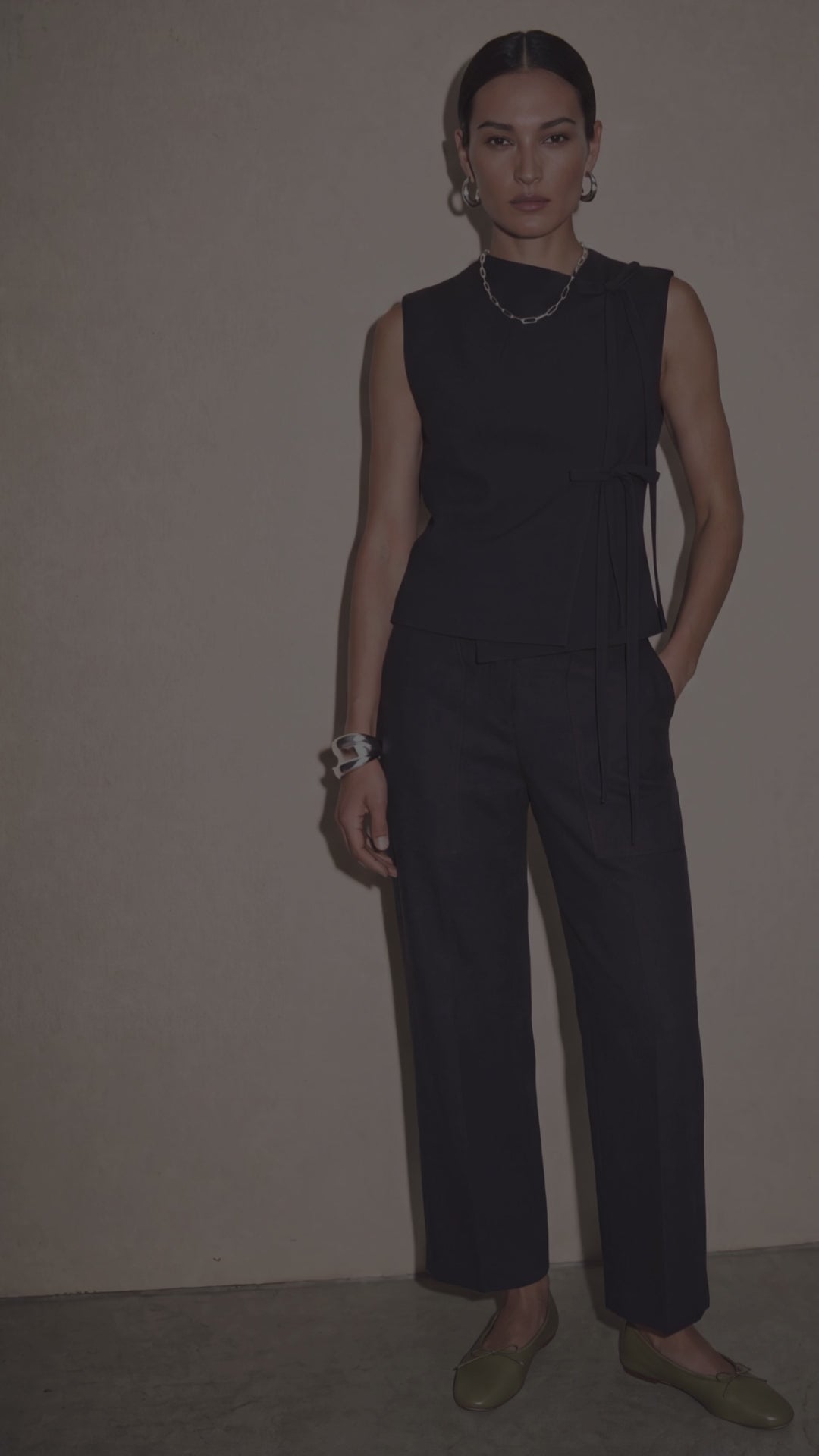Reversible Ribbon Vest – Versatile Sleeveless Vest with Tie-Front