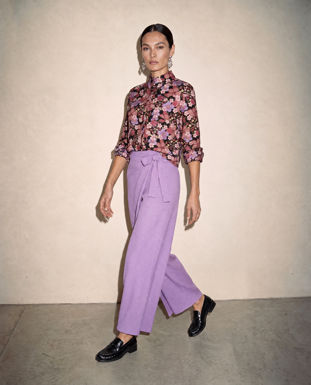 Signature 2-Way Double Collar Blouse – Spring / Summer